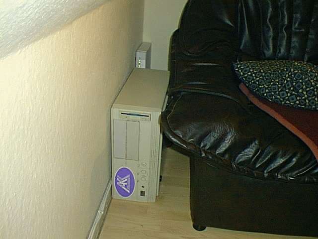 Fli4l, das Sofa wurde aufwendig reinmontiert